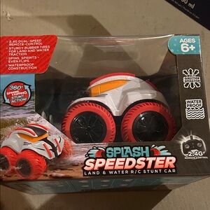 Splash Speedster Land & Water R/C Stunt Car - Red and White